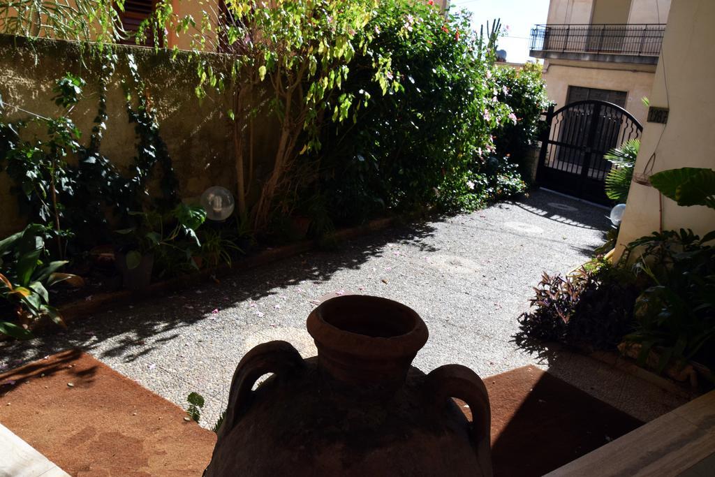 Artroom Garden Ното Екстериор снимка